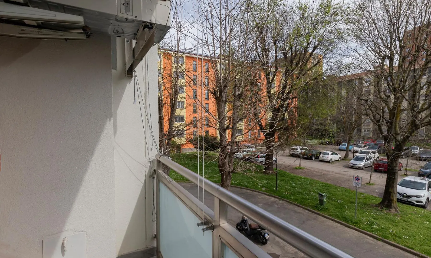 Metro Line 1 Free Parking Apartment Milan